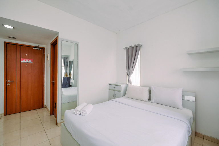 Simple and Cozy Living Studio Apartment at Margonda Residence 3 By Travelio, Depok