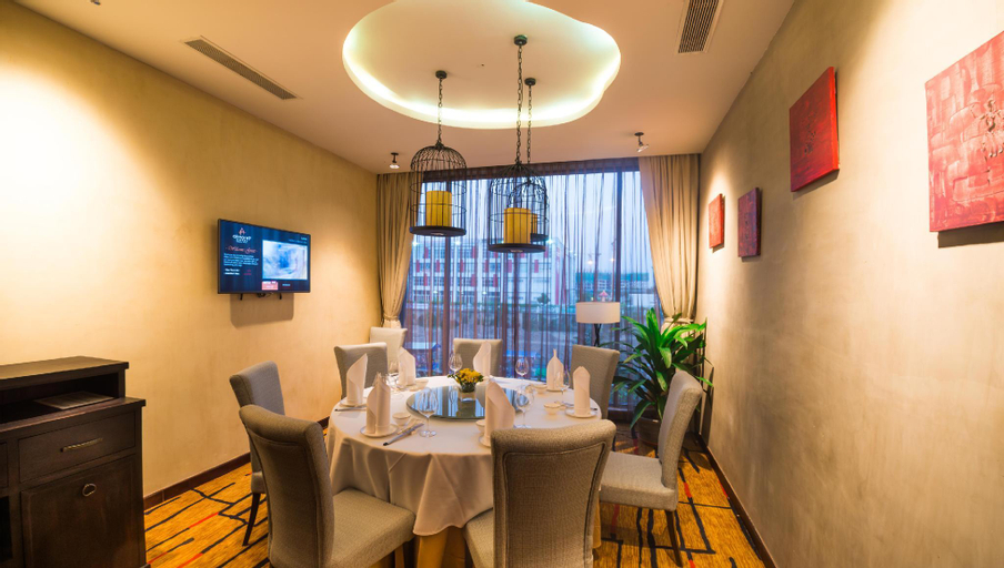 Food & Drinks 5, Almond Hotel Bassac River, Phnom Penh