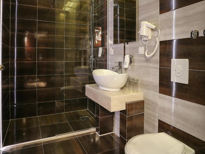 Bathroom 4, Hotel Theater Belgrade, Belgrade