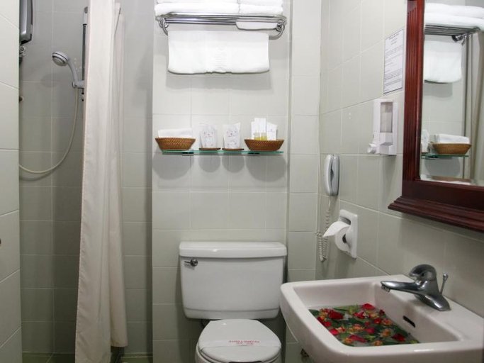 Bathroom 4, Saigon Star Hotel, District 3