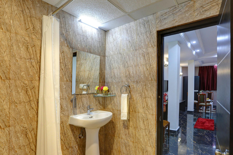 Bathroom 4, WINDSOR CASTLE INN, Bangalore