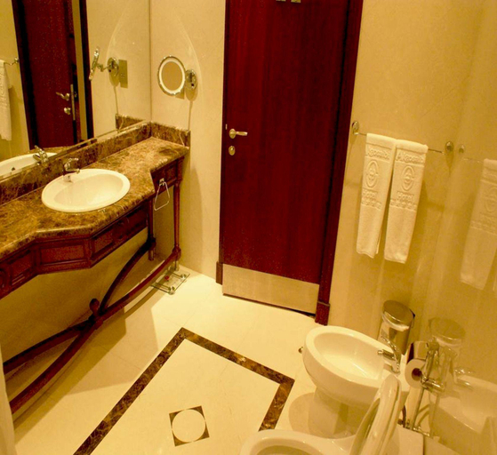Bathroom 2, Al Gosaibi Hotel, Al Khobar
