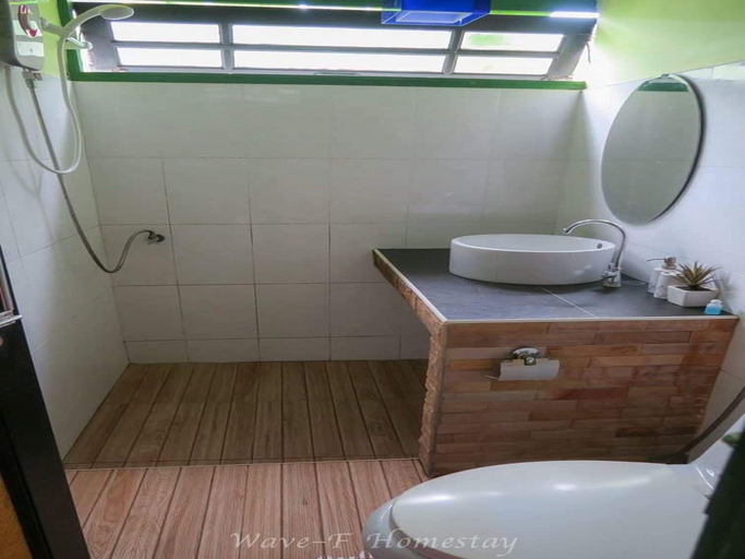 Bathroom 3, Wave-F Homestay, K. Ko Kut