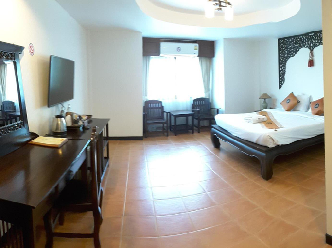 Bedroom 4, Wangburapa Grand Hotel, Muang Chiang Mai