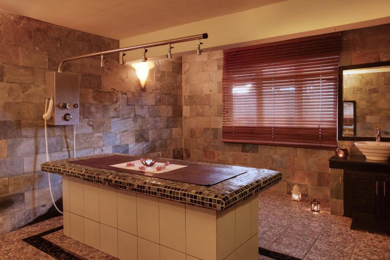 Bathroom 5, Pearle Beach Resort & Spa, Black River