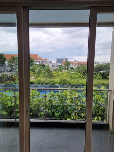 Exterior & Views 19