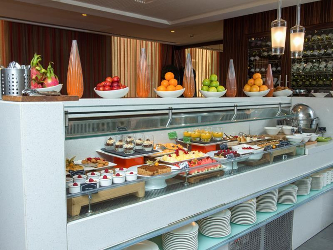 Food & Drinks 5, Centro Al Manhal Hotel by Rotana, Abu Dhabi City