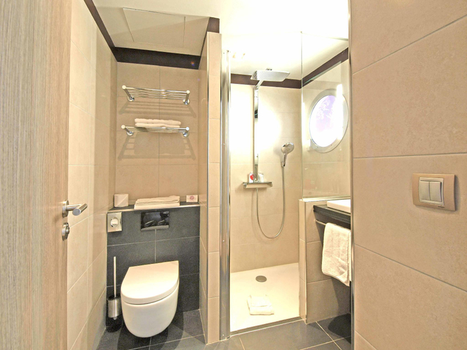 Bathroom 4, Hotel Hor, Paris