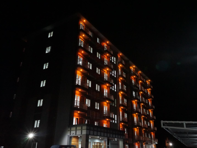 Exterior & Views 10