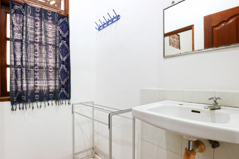 Bathroom 5, Inada Losmen, Badung