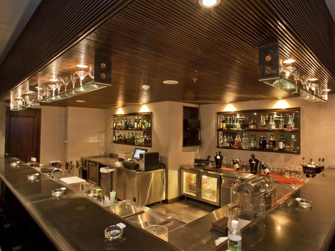 Food & Drinks 5, Lakeshore Hotel and Apartments, Dhaka
