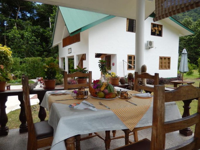 Food & Drinks 3, Tannette's Villa