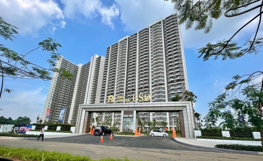 Exterior & Views, Nice and Comfort Studio Room at Sky House BSD Apartment By Travelio, South Tangerang