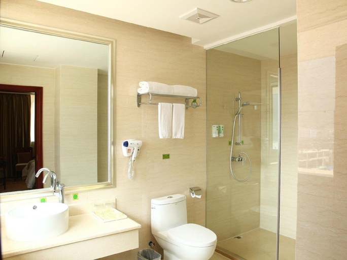 Bathroom, Vienna International Hotel Yangshuo West Street                                                 , Guilin