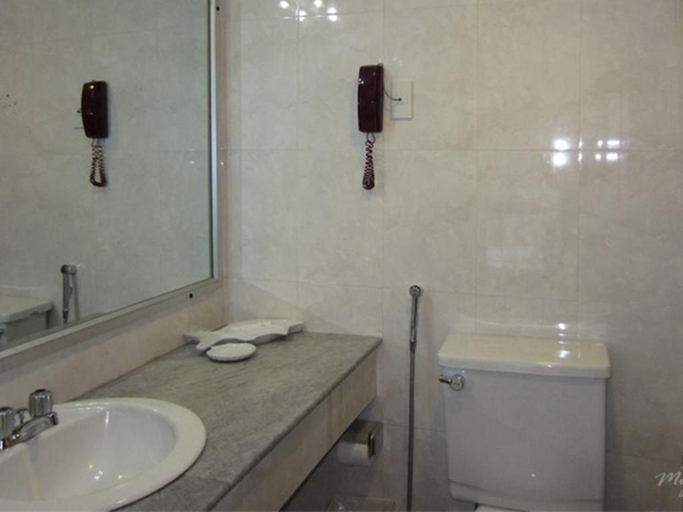 Bathroom 4, Saigon Can Tho Hotel, Ninh Kiều