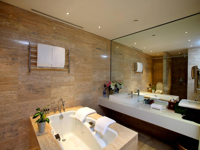 Bathroom 3, Orient-Anyi international Hotel, Beijing