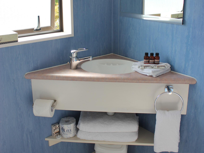 Bathroom 4, Parkside Lodge, Hastings