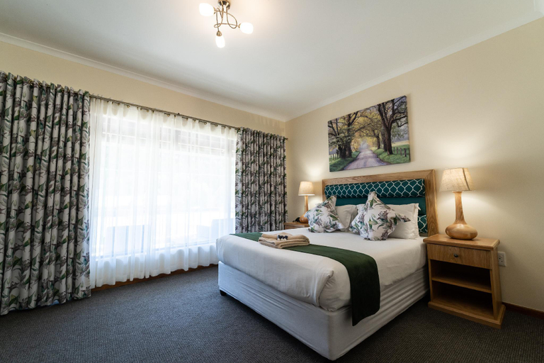 Bedroom 3, Gooderson Drakensberg Gardens and Golf & Spa Resort, Sisonke