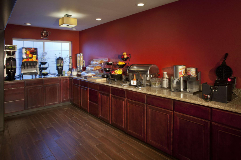 Food & Drinks 5, Baymont by Wyndham Kent/Seattle, King