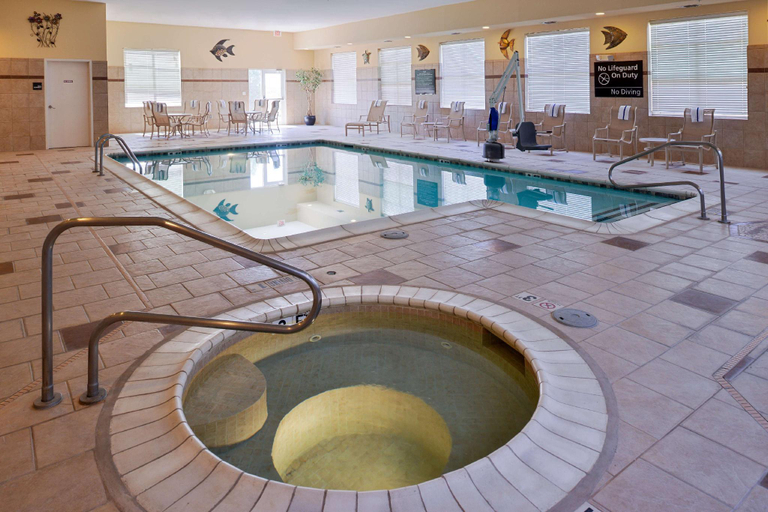 Sport & Beauty 5, Hampton Inn Pecos, Reeves
