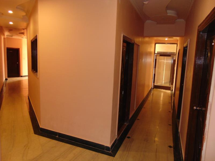 Others 4, Hotel Alpine, Agra