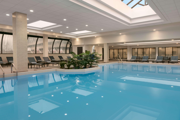 Sport & Beauty 2, Doubletree By Hilton Canton Downtown, Stark