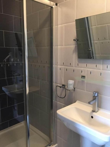 Bathroom 4, Dockside Hotel, London