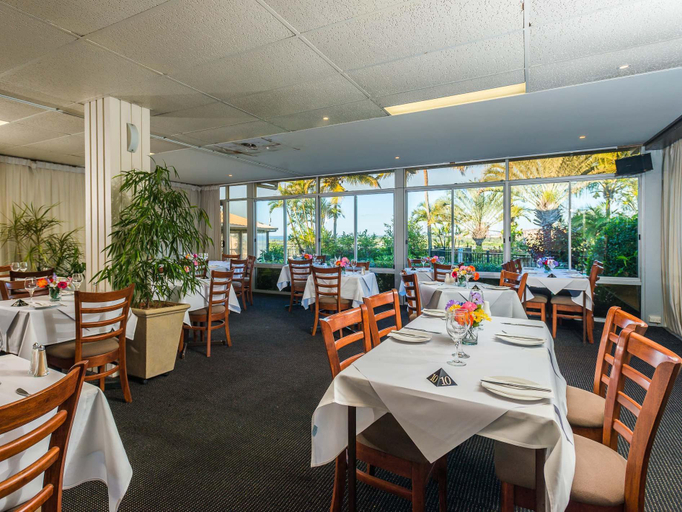 Food & Drinks, Camelot Motel, Gladstone