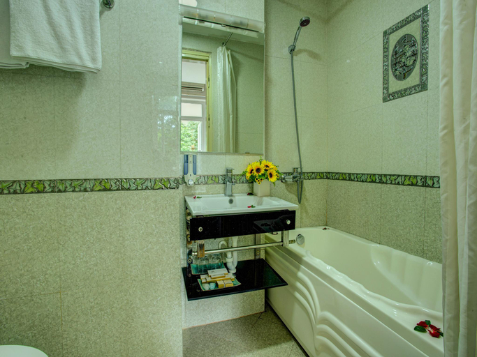 Bathroom 4, Diamond Legend Hotel(Khách sạn Diamond Legend), Hoàn Kiếm