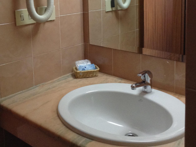 Bathroom 2, Hotel Moderno, Olbia-Tempio