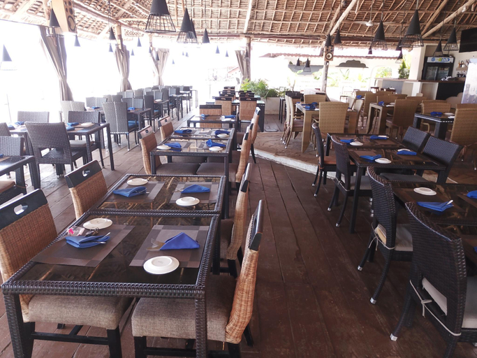 Food & Drinks 5, Amaan Beach Bungalows, Kaskazini 'A'