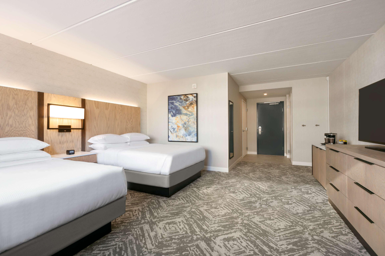 Bedroom 3, Doubletree By Hilton Canton Downtown, Stark