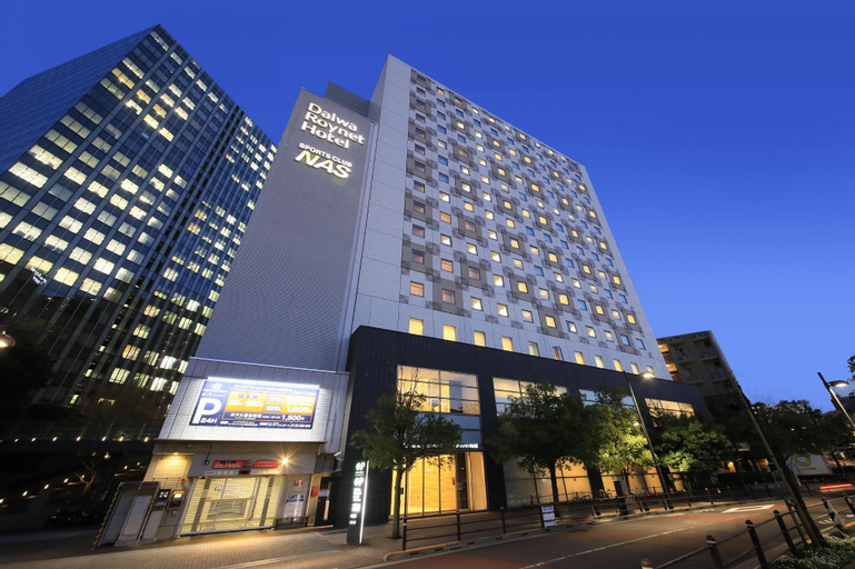 Exterior & Views 27