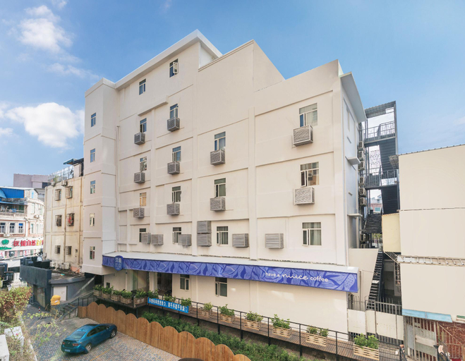 Exterior & Views 14