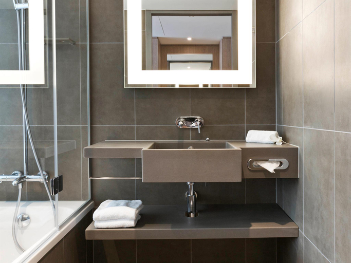 Bathroom 5, Novotel Lugano Paradiso, Lugano