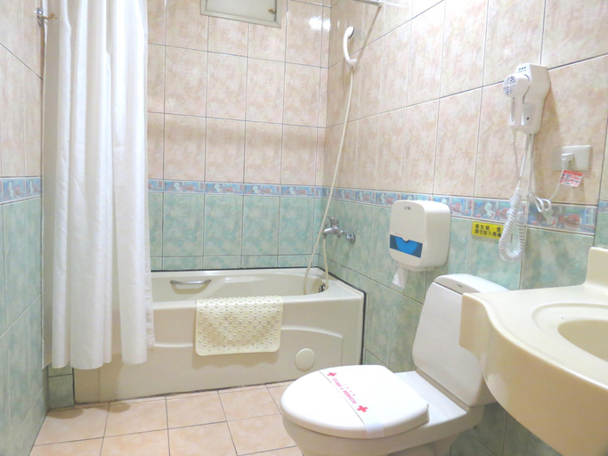 Bathroom 4, East Commercial Affairs Hotel, Yilan