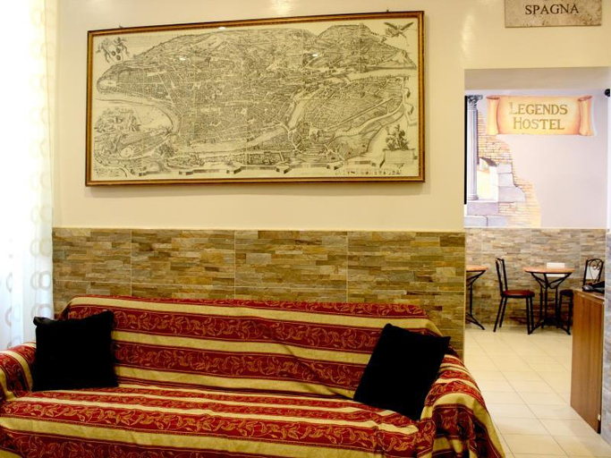 Public Area 2, Hostel Legends, Rome