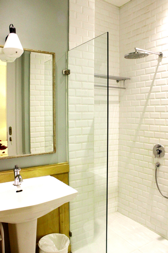 Bathroom 9