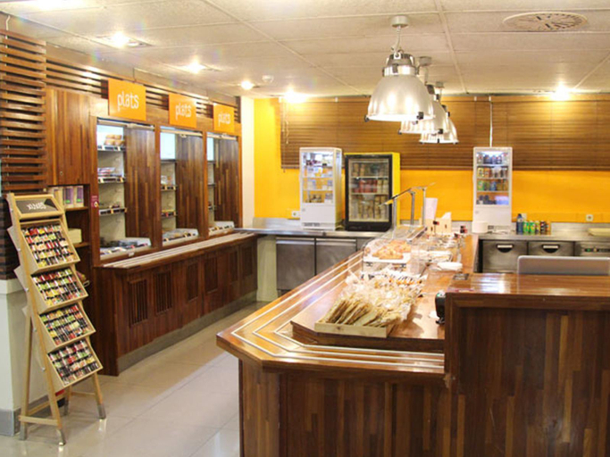 Food & Drinks 5, Bcn Sport Hostels, Barcelona