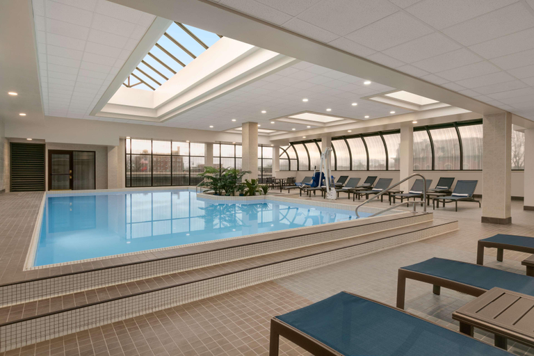 Sport & Beauty 2, Doubletree By Hilton Canton Downtown, Stark