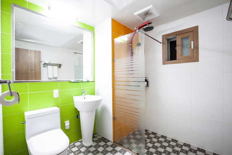 Bathroom 4, Sahara Hotel, Jeju
