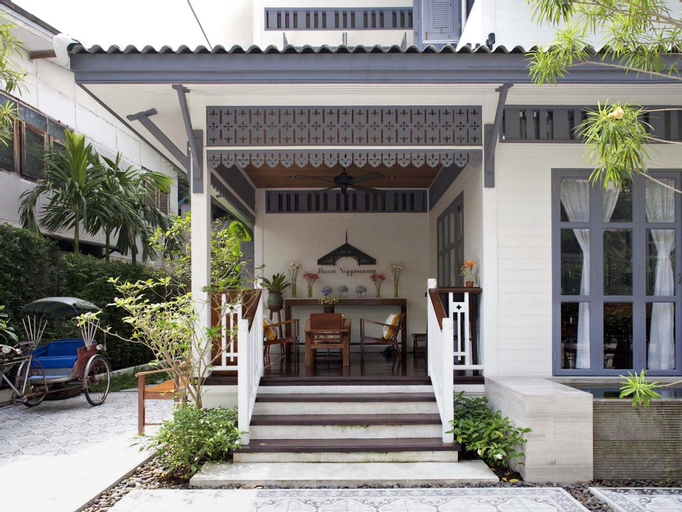 Exterior & Views 29
