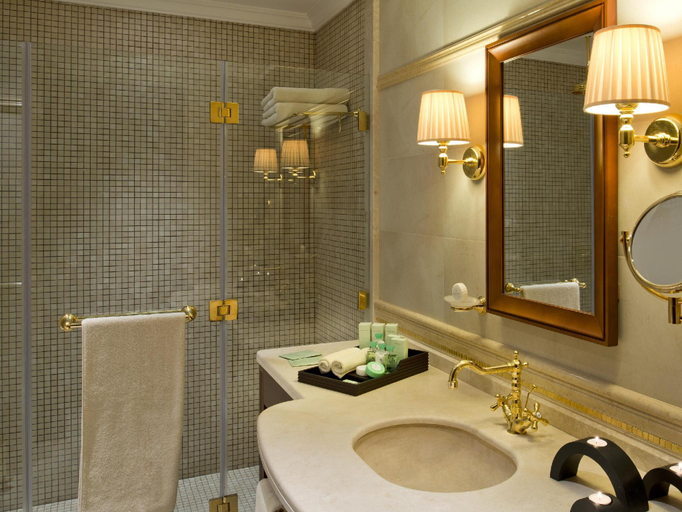 Bathroom 5, Warwick Doha, Doha