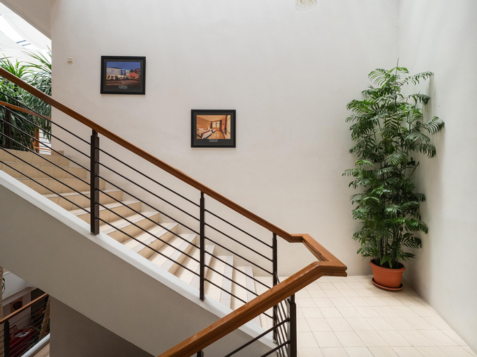 Exterior & Views 18