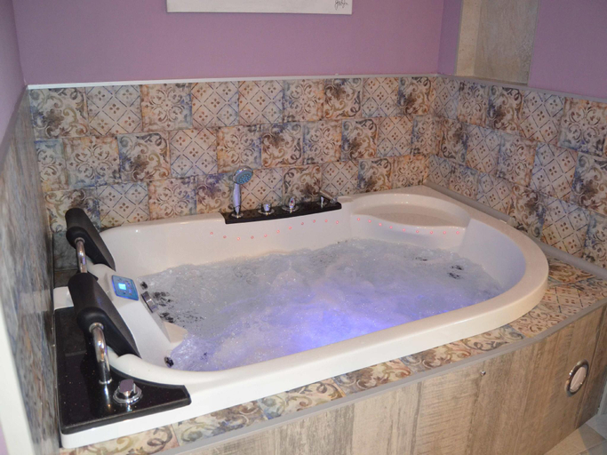 Bathroom 5, Akla Hotel Suites Santillana, Cantabria