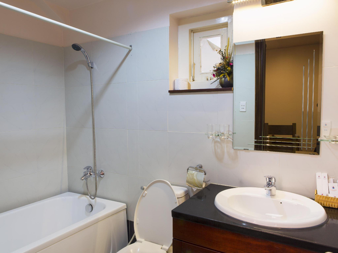 Bathroom 4, Vien Dong Hotel - Phu My Hung, District 7