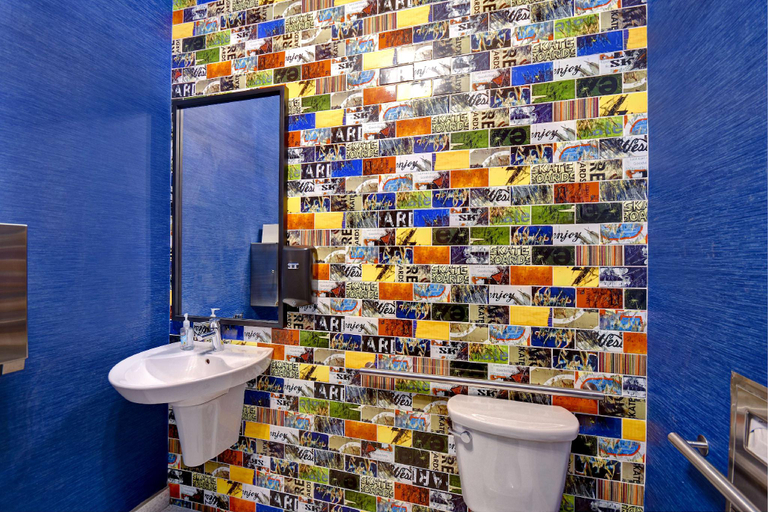 Bathroom 3, Hilton Garden Inn Kalamazoo Downtown, Kalamazoo