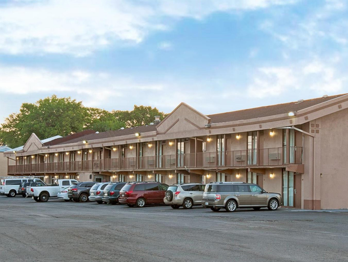 Public Area, Knights Inn - South Hackensac, NJ, Bergen