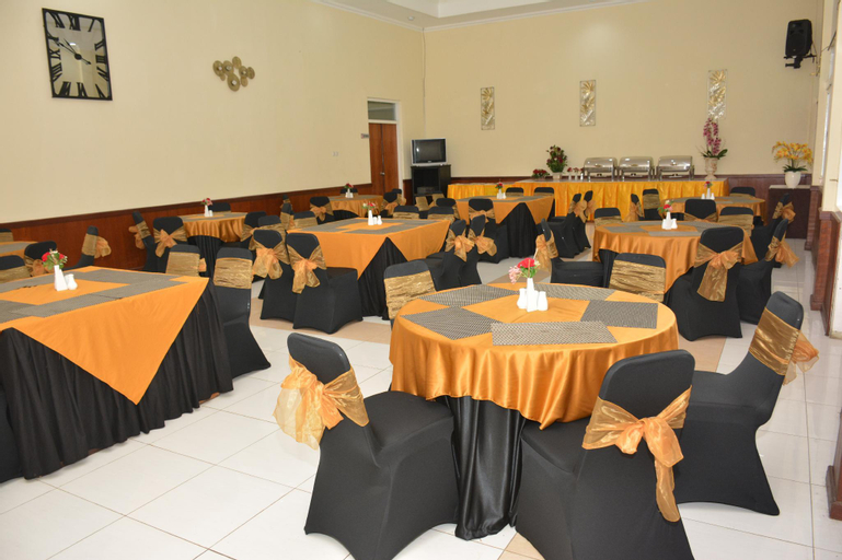 Food & Drinks 3, Arra Lembah Pinus, Bogor