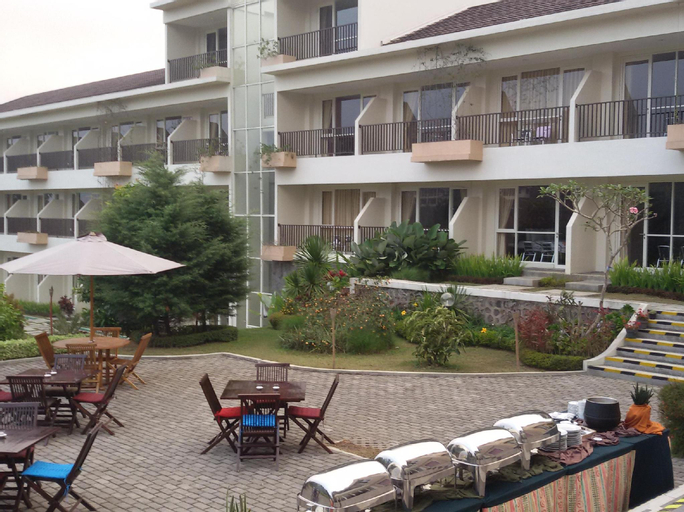 Exterior & Views 4, Casa Monte Rosa Hotel, Bogor